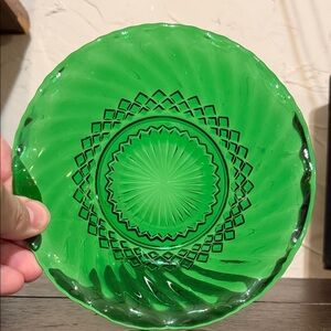 VINTAGE ANCHOR HOCKING EMERALD GREEN FLUTED RUFFLED SWIRL DIAMOND BOWL 1960